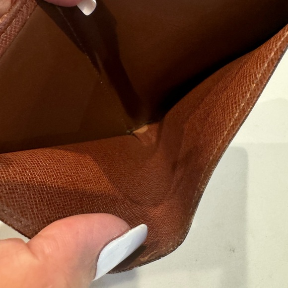 Authentic Louis Vuitton Kisslock wallet - Picture 7 of 11